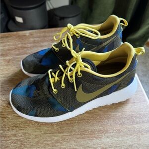 Nike Kids Sneakers - Blue and Yellow Camouflage